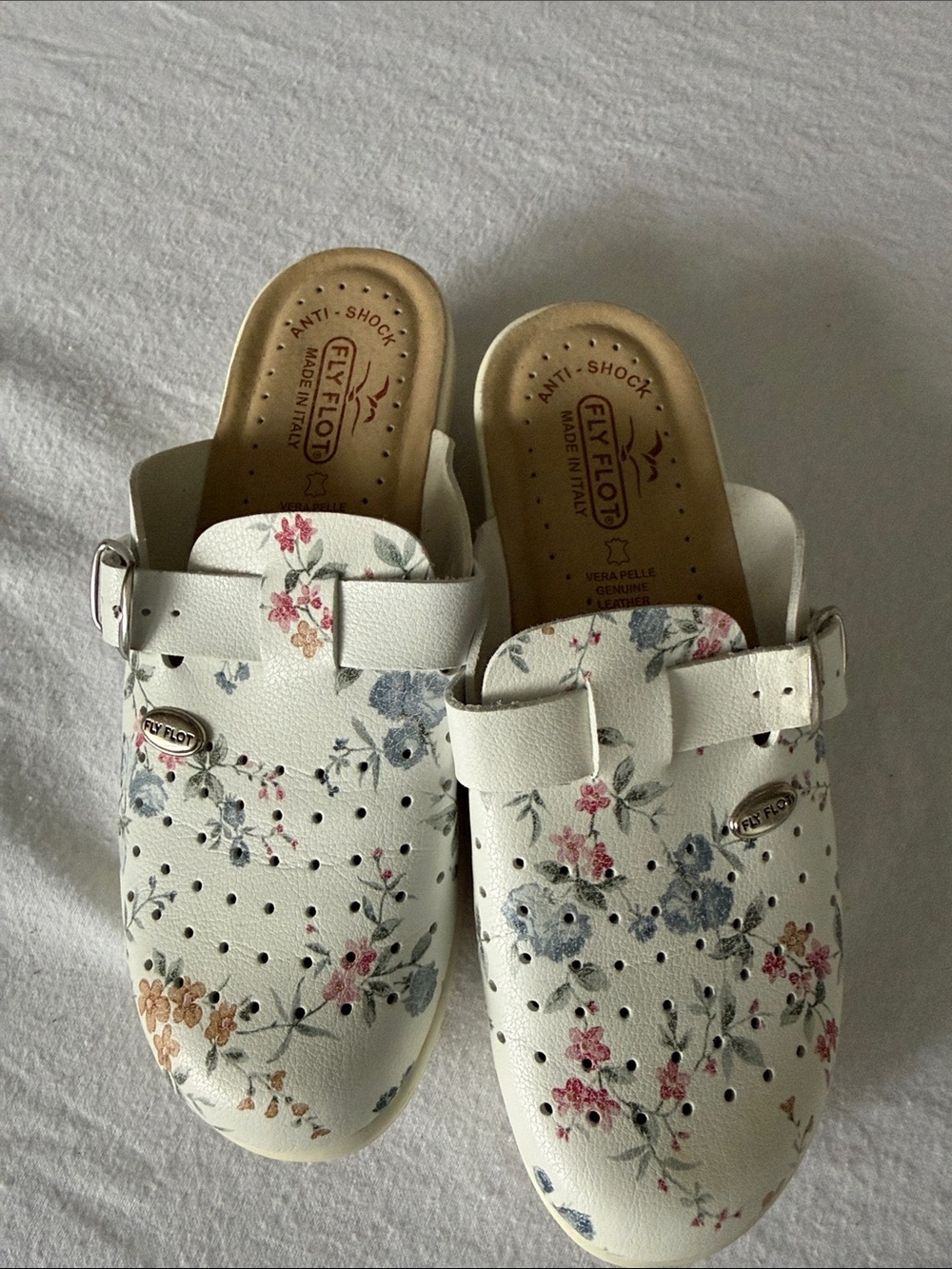 Fly Flot White Floral Leather Clogs